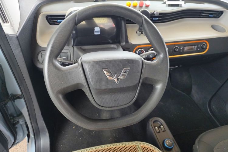 Used Wuling Hongguang MINIEV 2021 Macaron Fashion Model Lithium Iron Phosphate Steering Wheel