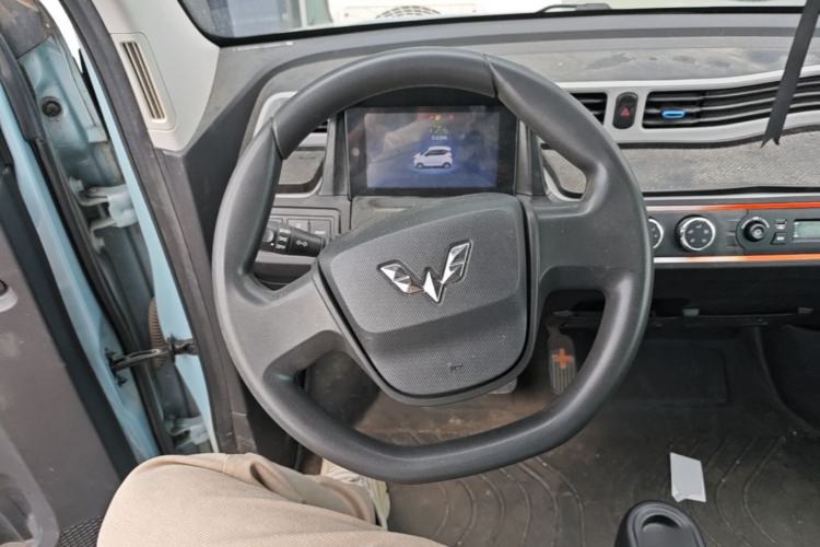 Used Wuling Hongguang MINIEV 2021 Macaron Fashion Edition Lithium-Ion Battery Steering Wheel