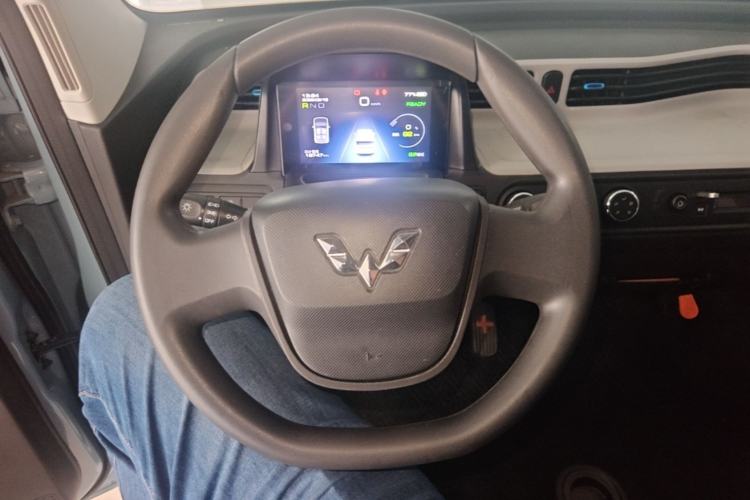 Used Wuling Hongguang MINIEV 2021 Macaron Fashion Model Lithium Iron Phosphate Steering Wheel