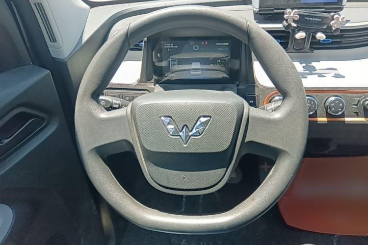 Used Wuling Hongguang MINIEV 2021 Macaron Fashion Model Lithium Iron Phosphate Steering Wheel