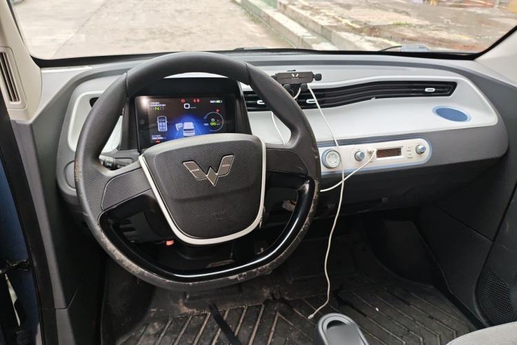 Used Wuling Hongguang MINIEV 2021 Macaron Premium Model – Lithium Iron Phosphate Steering Wheel