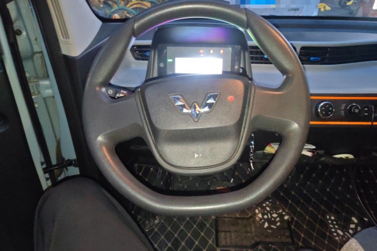 Used Wuling Hongguang MINIEV 2021 Macaron Fashion Model Lithium Iron Phosphate Steering Wheel