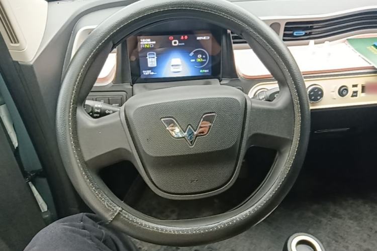 Used Wuling Hongguang MINIEV 2021 Macaron Sandwich Model 120 km Lithium Iron Phosphate Steering Wheel