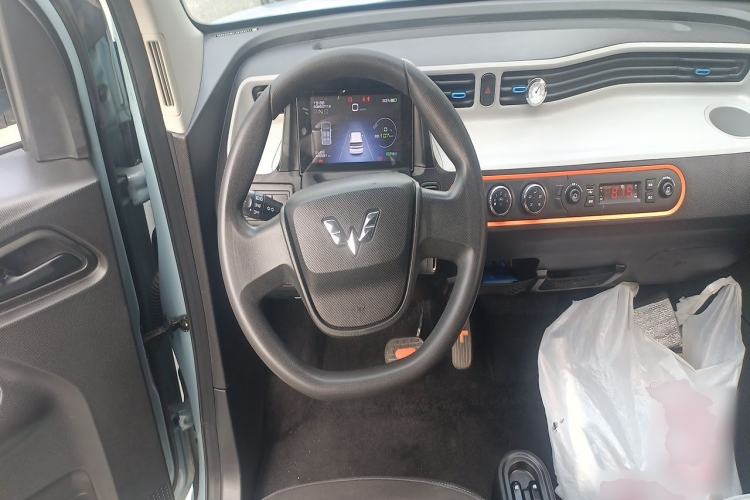 Used Wuling Hongguang MINIEV 2021 Macaron Premium Model – Lithium Iron Phosphate Steering Wheel