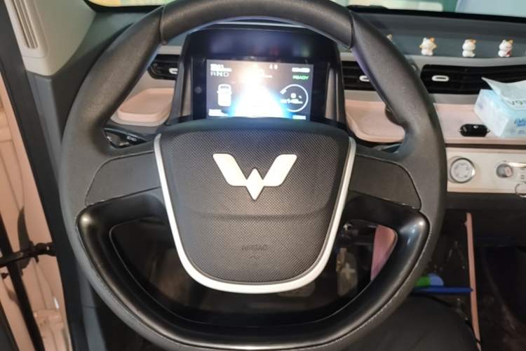 Used Wuling Hongguang MINIEV 2021 Macaron Premium Model – Lithium Iron Phosphate Steering Wheel
