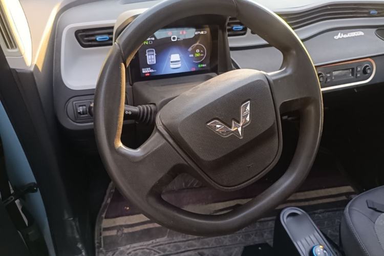 Used Wuling Hongguang MINIEV 2021 Macaron Fashion Model Lithium Iron Phosphate Steering Wheel