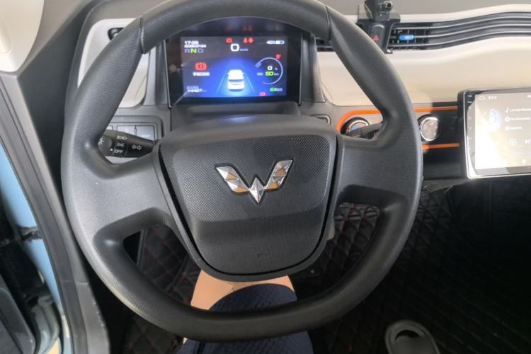 Used Wuling Hongguang MINIEV 2021 Macaron Fashion Model Lithium Iron Phosphate Steering Wheel