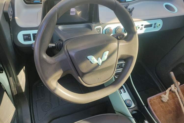 Used Wuling Hongguang MINIEV 2021 Macaron Premium Model – Lithium Iron Phosphate Steering Wheel