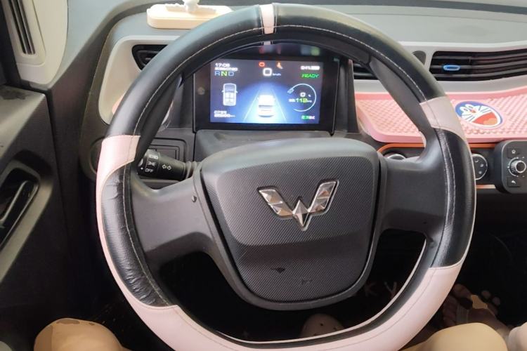 Used Wuling Hongguang MINIEV 2021 Macaron Fashion Model Lithium Iron Phosphate Steering Wheel