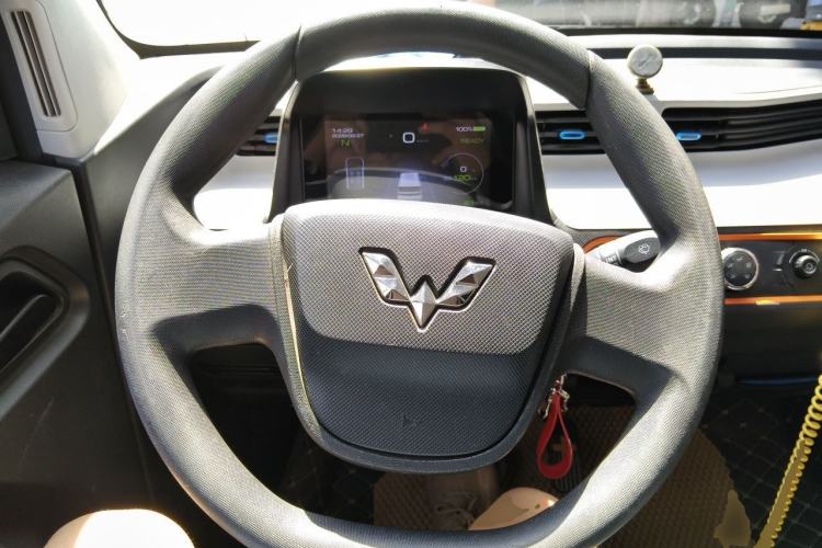Used Wuling Hongguang MINIEV 2021 Macaron Fashion Edition Lithium-Ion Battery Steering Wheel