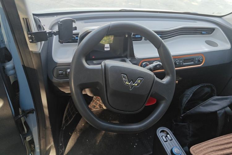 Used Wuling Hongguang MINIEV 2021 Macaron Fashion Model Lithium Iron Phosphate Steering Wheel