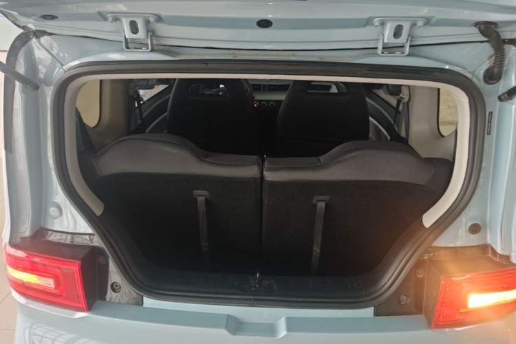 Used Wuling Hongguang MINIEV 2021 Macaron Fashion Model Lithium Iron Phosphate Trunk