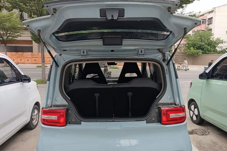 Used Wuling Hongguang MINIEV 2021 Macaron Fashion Model Lithium Iron Phosphate Trunk