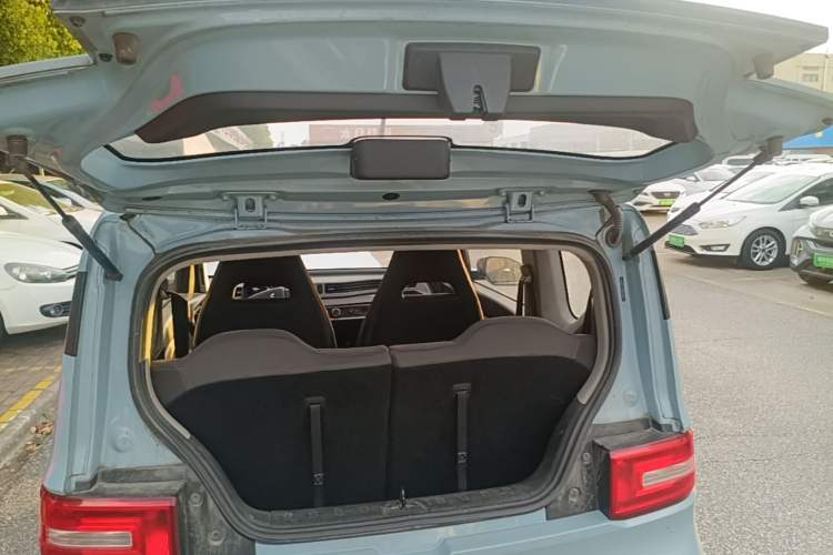 Used Wuling Hongguang MINIEV 2021 Macaron Fashion Model Lithium Iron Phosphate Trunk