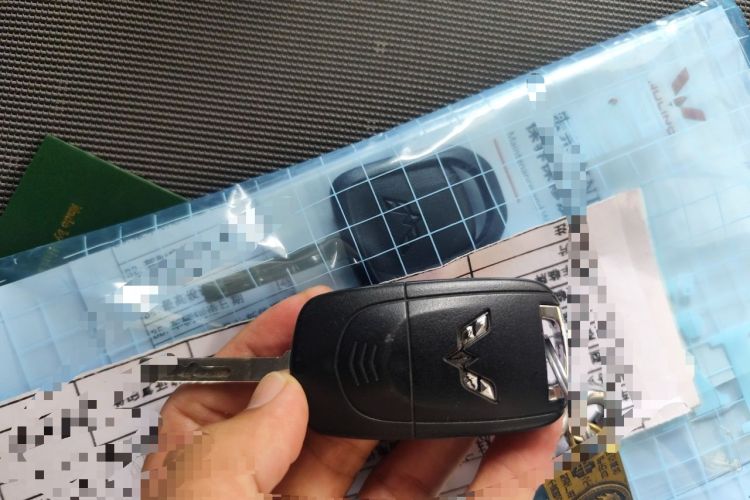 Used Wuling Hongguang MINIEV 2021 Macaron Fashion Model Lithium Iron Phosphate Vehicle Key