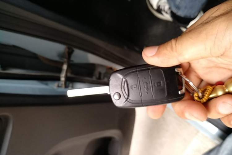Used Wuling Hongguang MINIEV 2021 Macaron Fashion Model Lithium Iron Phosphate Vehicle Key
