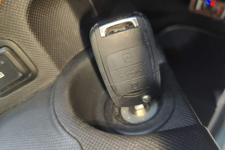 Used Wuling Hongguang MINIEV 2021 Macaron Premium Model – Lithium Iron Phosphate Vehicle Key