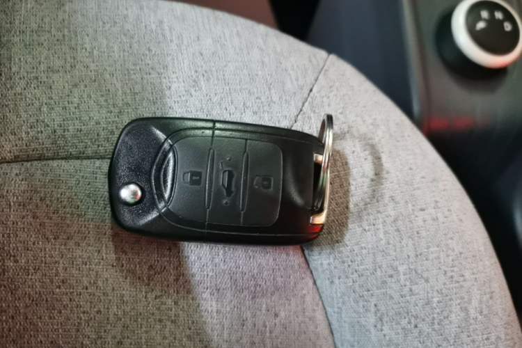 Used Wuling Hongguang MINIEV 2021 Macaron Premium Model – Lithium Iron Phosphate Vehicle Key