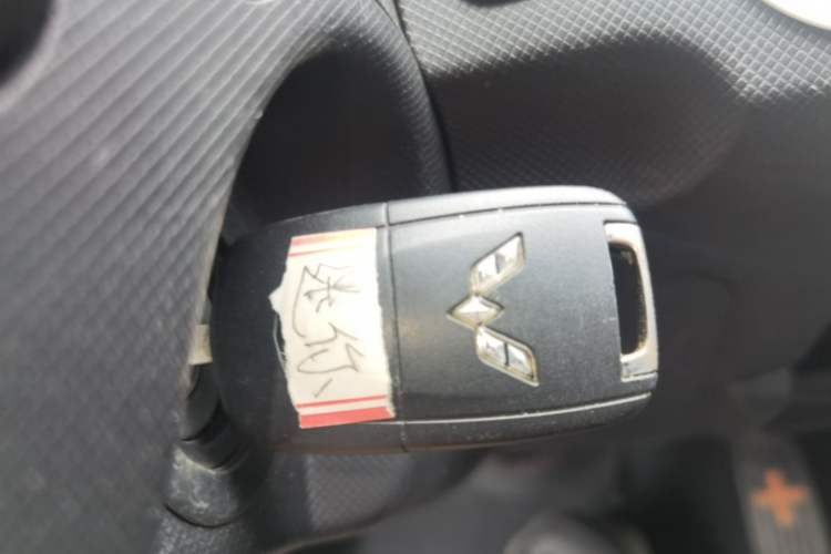 Used Wuling Hongguang MINIEV 2021 Macaron Fashion Model Lithium Iron Phosphate Vehicle Key