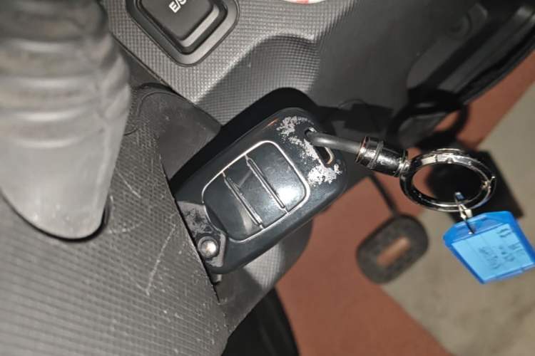 Used Wuling Hongguang MINIEV 2021 Macaron Premium Model – Lithium Iron Phosphate Vehicle Key