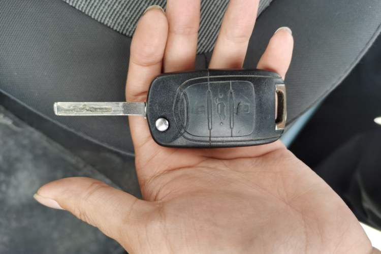 Used Wuling Hongguang MINIEV 2021 Macaron Fashion Edition Lithium-Ion Battery Vehicle Key