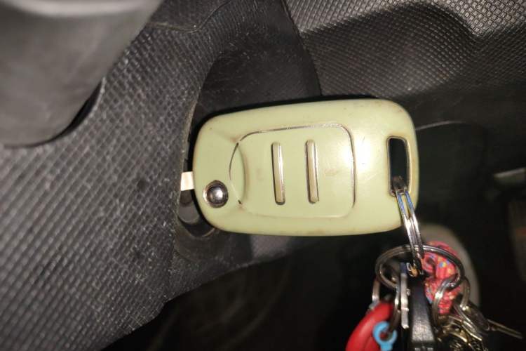 Used Wuling Hongguang MINIEV 2021 Macaron Fashion Model Lithium Iron Phosphate Vehicle Key