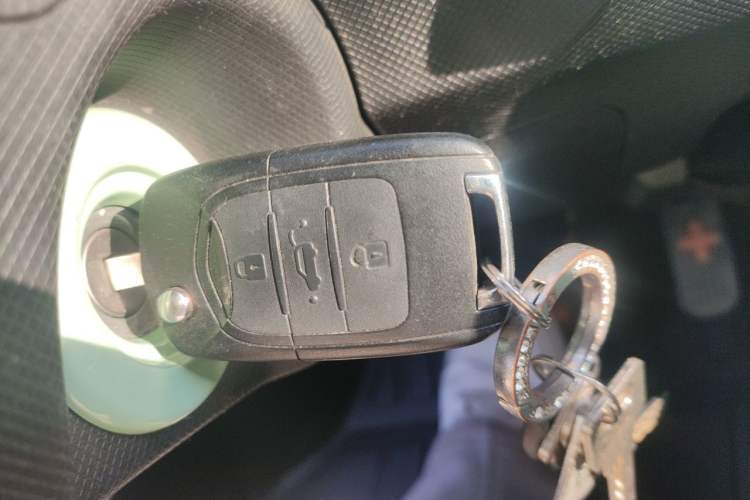 Used Wuling Hongguang MINIEV 2021 Macaron Premium Model – Lithium Iron Phosphate Vehicle Key