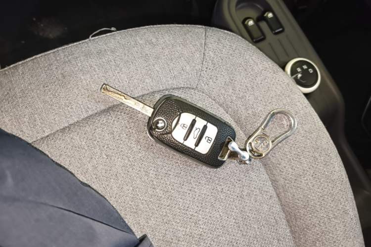 Used Wuling Hongguang MINIEV 2021 Macaron Premium Model – Lithium Iron Phosphate Vehicle Key