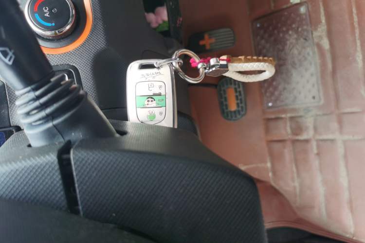Used Wuling Hongguang MINIEV 2021 Macaron Fashion Model Lithium Iron Phosphate Vehicle Key