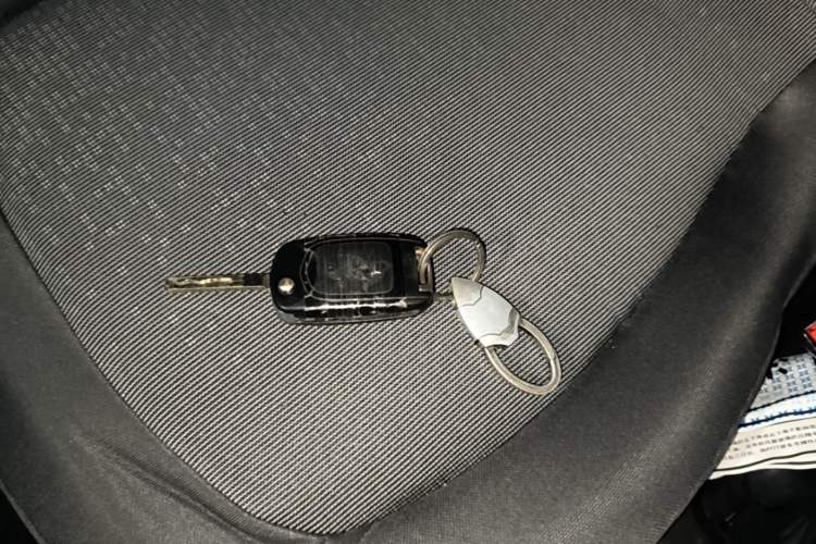Used Wuling Hongguang MINIEV 2021 Macaron Premium Model – Lithium Iron Phosphate Vehicle Key