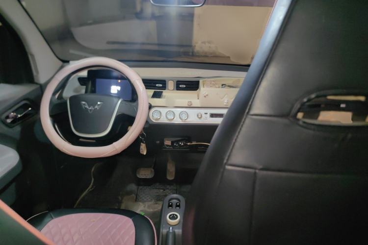 Used Wuling Hongguang MINIEV 2021 Macaron Premium Model – Lithium Iron Phosphate Center Console