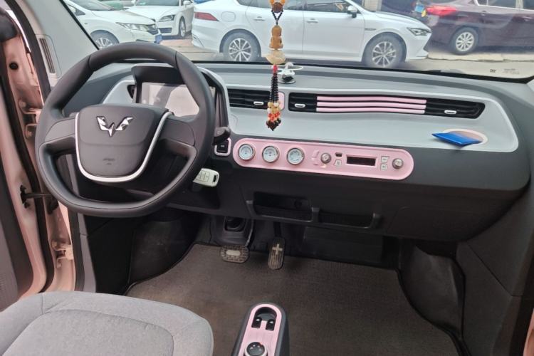 Used Wuling Hongguang MINIEV 2021 Macaron Premium Model – Lithium Iron Phosphate Center Console