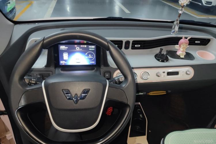 Used Wuling Hongguang MINIEV 2021 Macaron Premium Model – Lithium Iron Phosphate Center Console