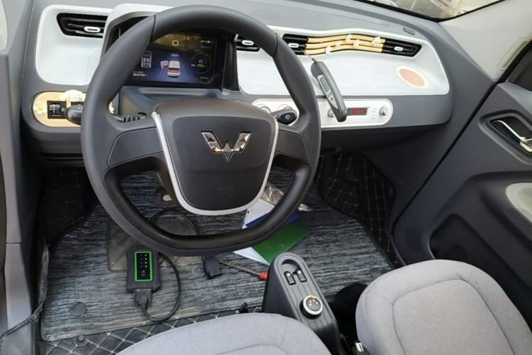 Used Wuling Hongguang MINIEV 2021 Macaron Premium Model – Lithium Iron Phosphate Center Console