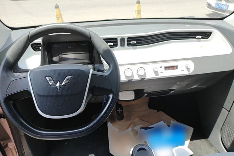 Used Wuling Hongguang MINIEV 2021 Macaron Premium Model – Lithium Iron Phosphate Center Console