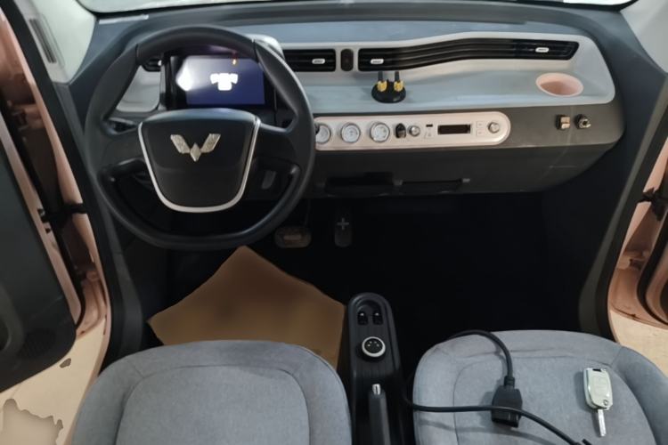 Used Wuling Hongguang MINIEV 2021 Macaron Premium Model – Lithium Iron Phosphate Center Console