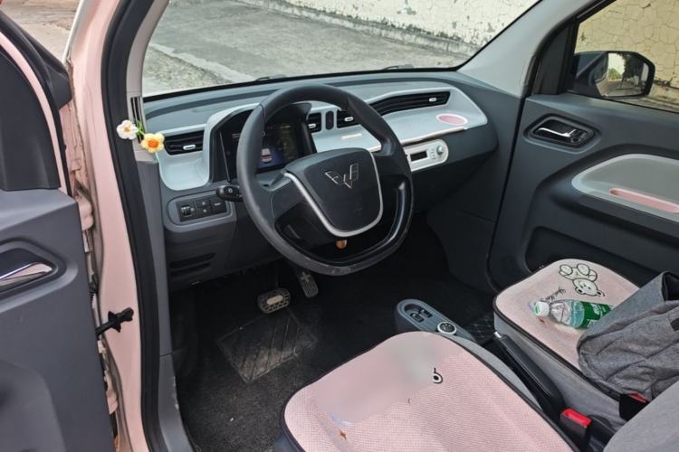 Used Wuling Hongguang MINIEV 2021 Macaron Fashion Model Lithium Iron Phosphate Center Console