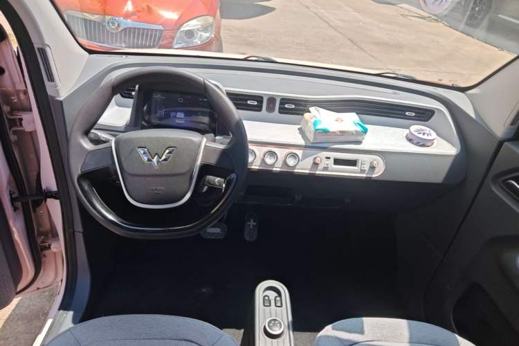 Used Wuling Hongguang MINIEV 2021 Macaron Premium Model – Lithium Iron Phosphate Center Console