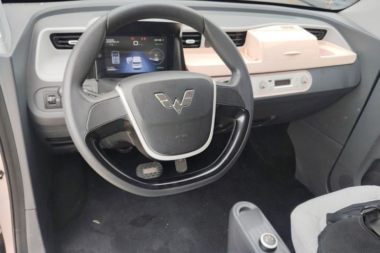 Used Wuling Hongguang MINIEV 2021 Macaron Premium Model – Lithium Iron Phosphate Center Console