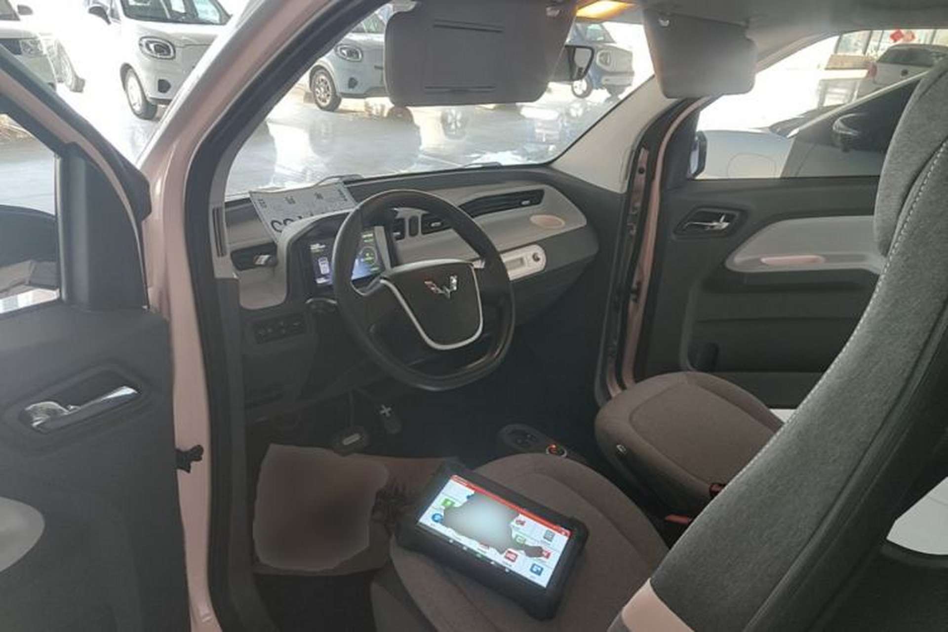 Used Wuling Hongguang MINIEV 2021 Macaron Premium Model – Lithium Iron Phosphate Center Console