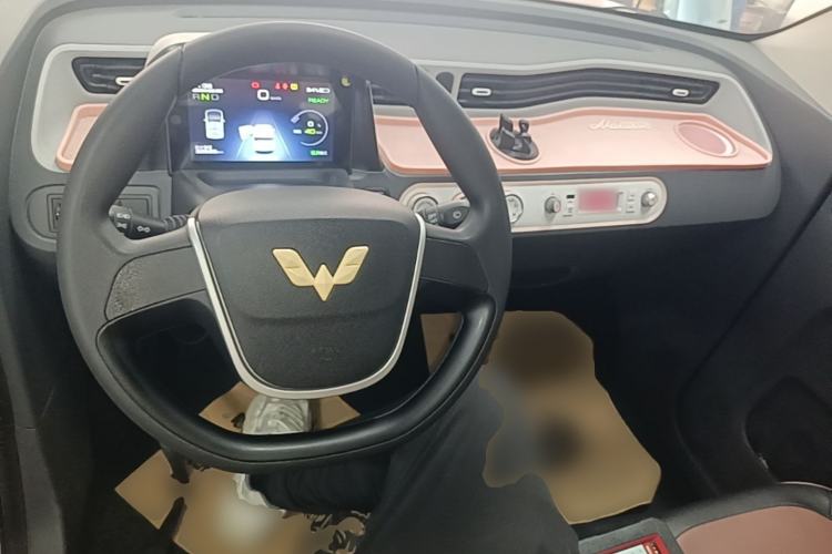 Used Wuling Hongguang MINIEV 2021 Macaron Fashion Edition Lithium-Ion Battery Center Console
