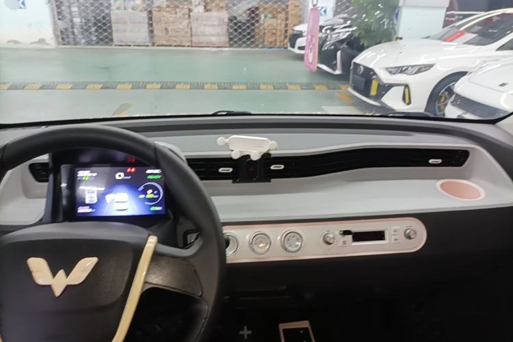 Used Wuling Hongguang MINIEV 2021 Macaron Premium Model – Lithium Iron Phosphate Center Console