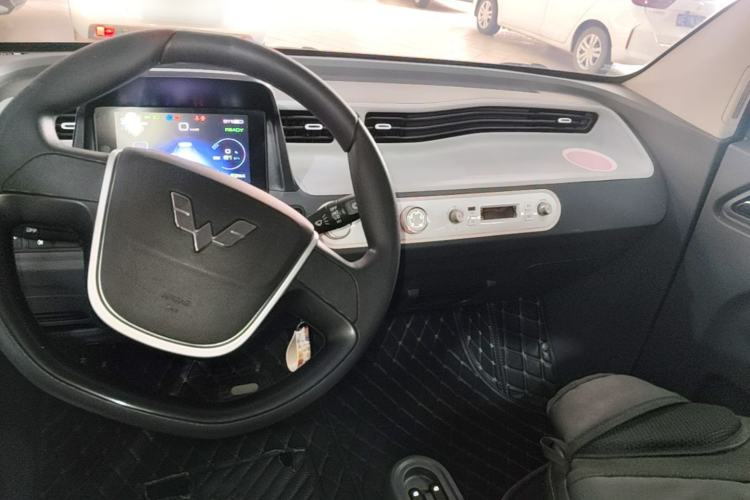 Used Wuling Hongguang MINIEV 2021 Macaron Fashion Edition Lithium-Ion Battery Center Console
