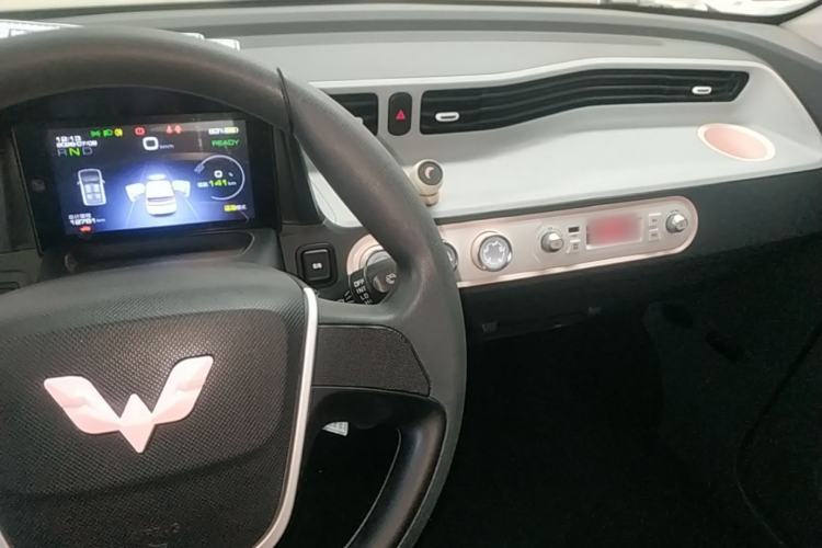 Used Wuling Hongguang MINIEV 2021 Macaron Premium Model – Lithium Iron Phosphate Center Console