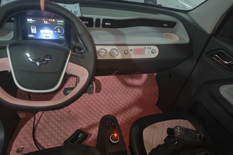 Used Wuling Hongguang MINIEV 2021 Macaron Premium Model – Lithium Iron Phosphate Center Console