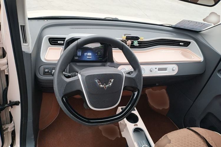 Used Wuling Hongguang MINIEV 2021 Macaron Premium Model – Lithium Iron Phosphate Center Console