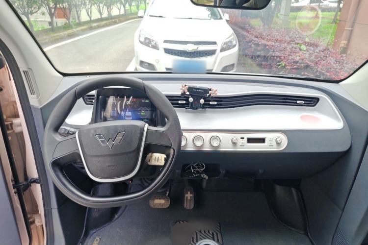 Used Wuling Hongguang MINIEV 2021 Macaron Fashion Edition Lithium-Ion Battery Center Console