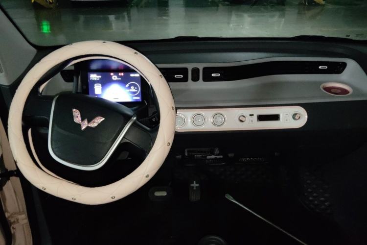 Used Wuling Hongguang MINIEV 2021 Macaron Premium Model – Lithium Iron Phosphate Center Console