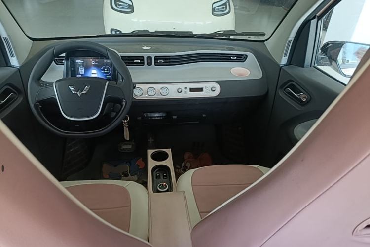 Used Wuling Hongguang MINIEV 2021 Macaron Premium Model – Lithium Iron Phosphate Center Console
