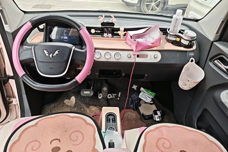 Used Wuling Hongguang MINIEV 2021 Macaron Premium Model – Lithium Iron Phosphate Center Console